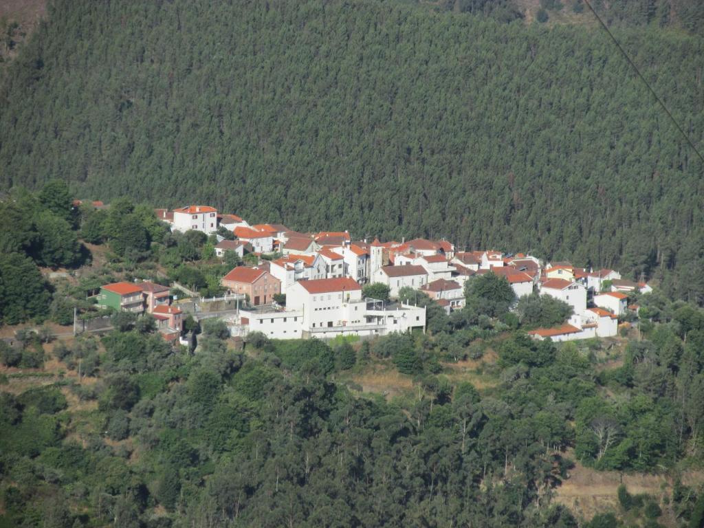 מלון Avô Alojamento Local De Pardieiros מראה חיצוני תמונה